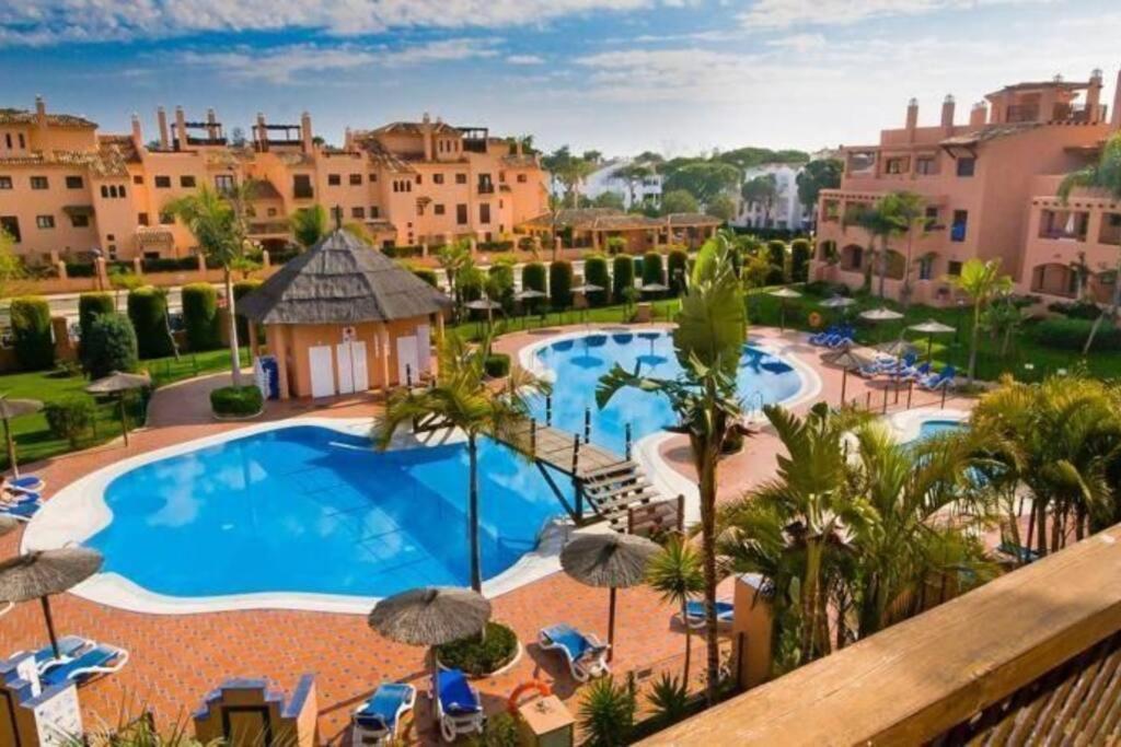 Costal Bliss Apartamento Estepona Exterior foto